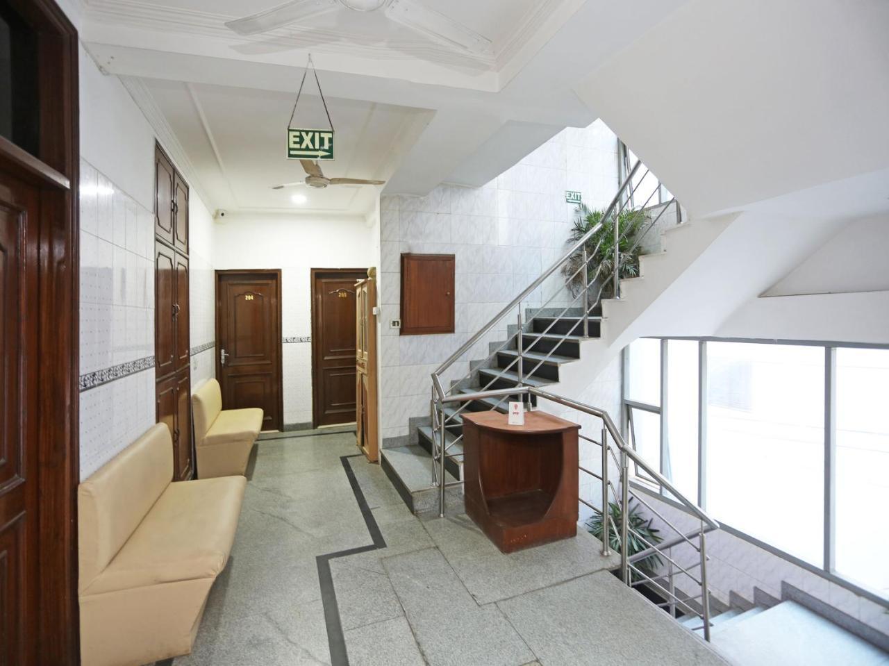 Oyo 472 Hotel Sareen New Delhi Ngoại thất bức ảnh