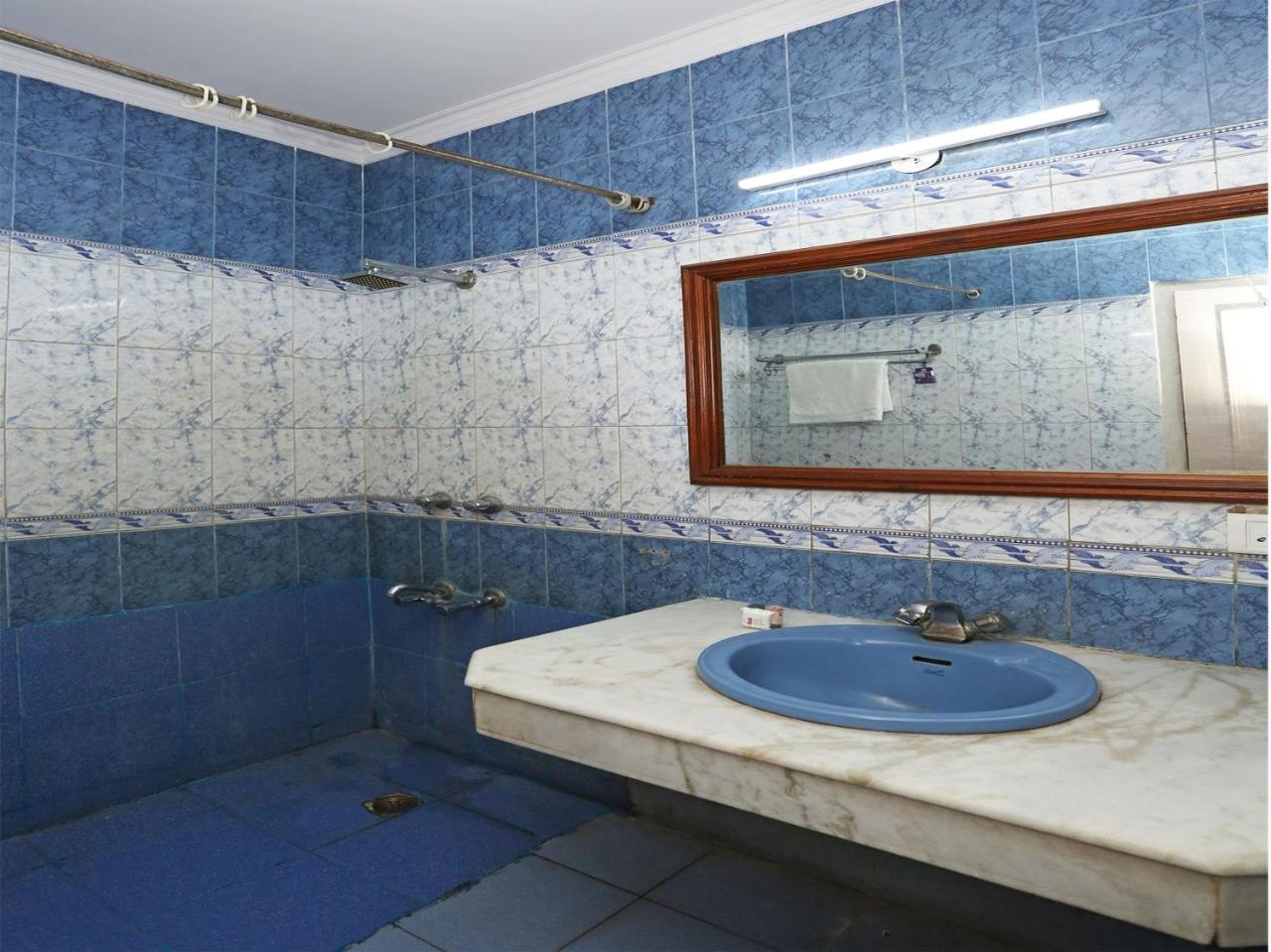Oyo 472 Hotel Sareen New Delhi Ngoại thất bức ảnh