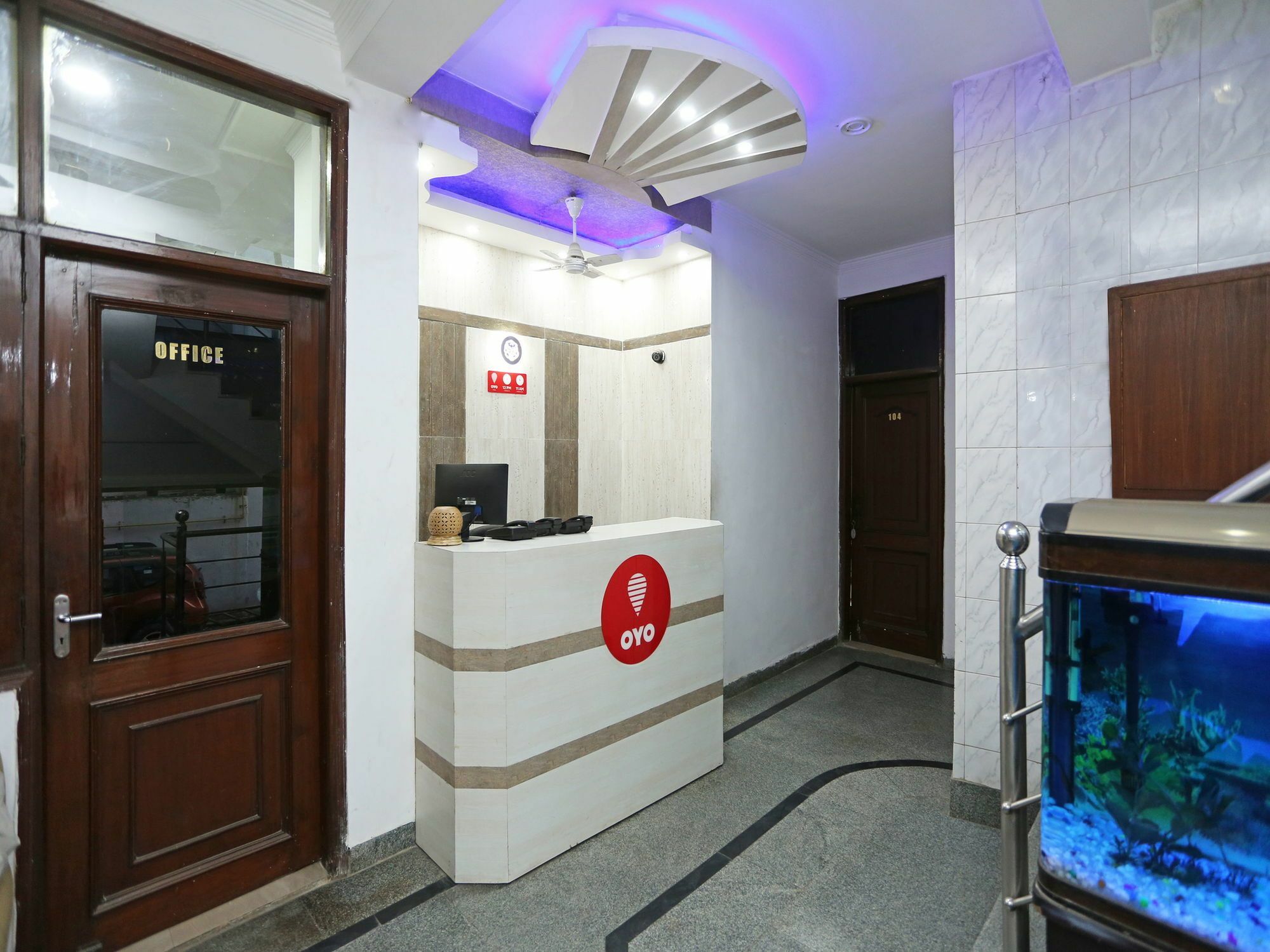 Oyo 472 Hotel Sareen New Delhi Ngoại thất bức ảnh