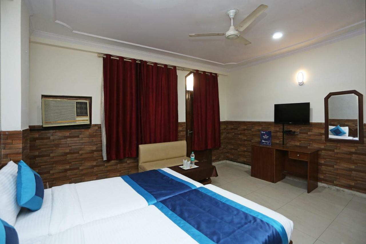 Oyo 472 Hotel Sareen New Delhi Ngoại thất bức ảnh