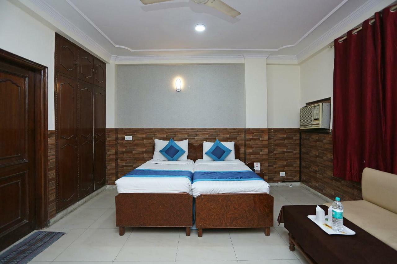 Oyo 472 Hotel Sareen New Delhi Ngoại thất bức ảnh