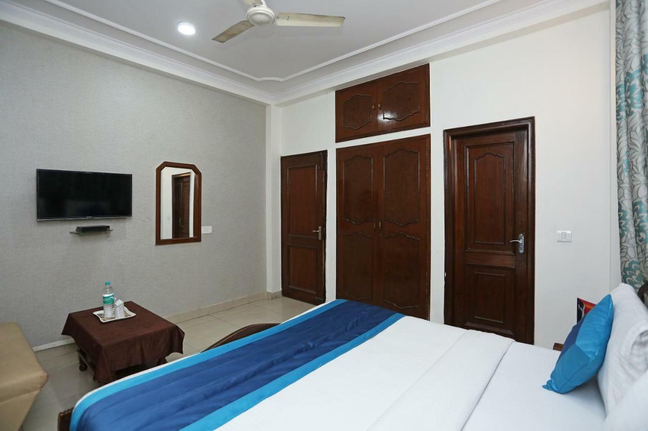 Oyo 472 Hotel Sareen New Delhi Ngoại thất bức ảnh